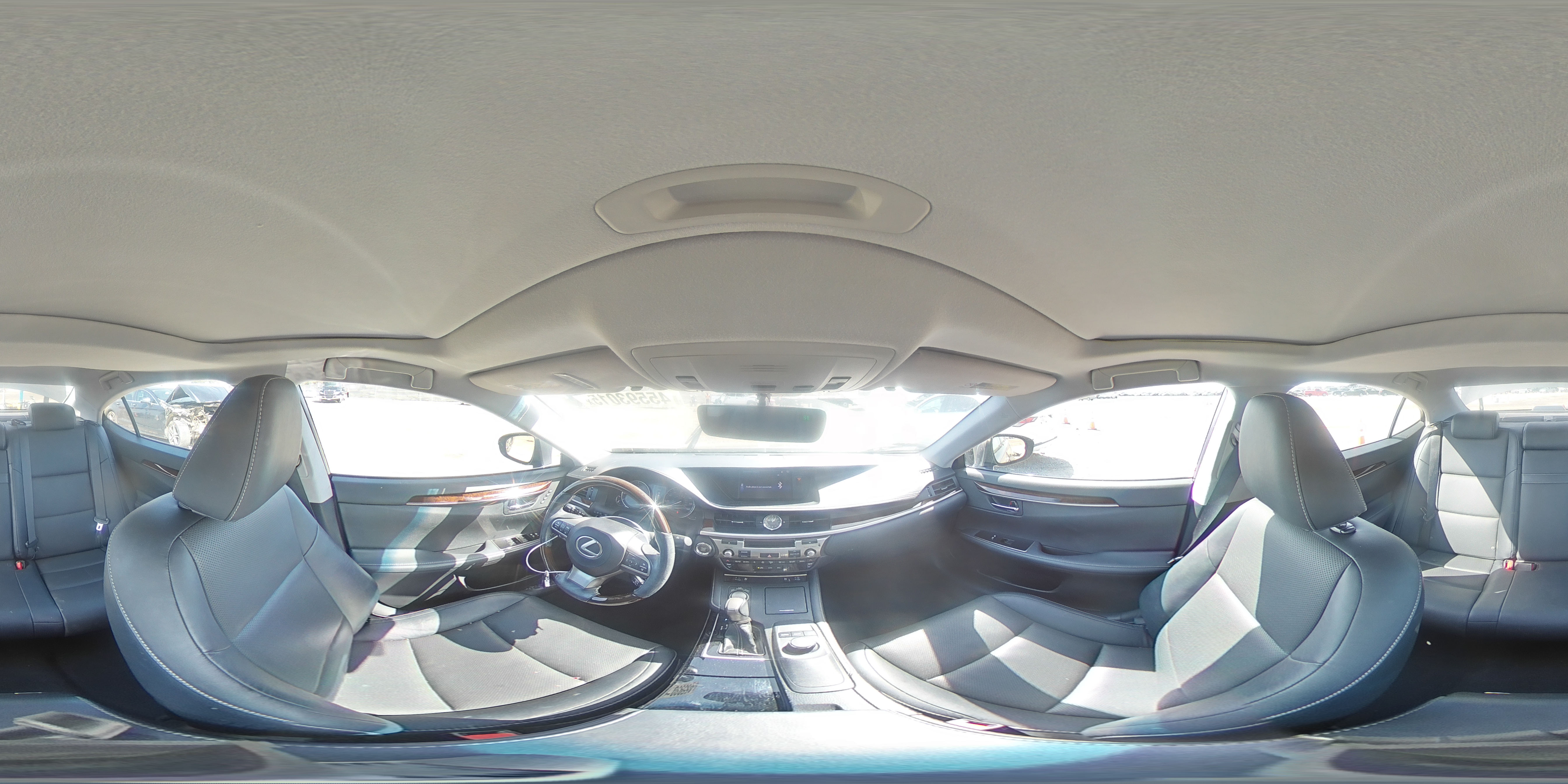 2016 Lexus ES - Image 13