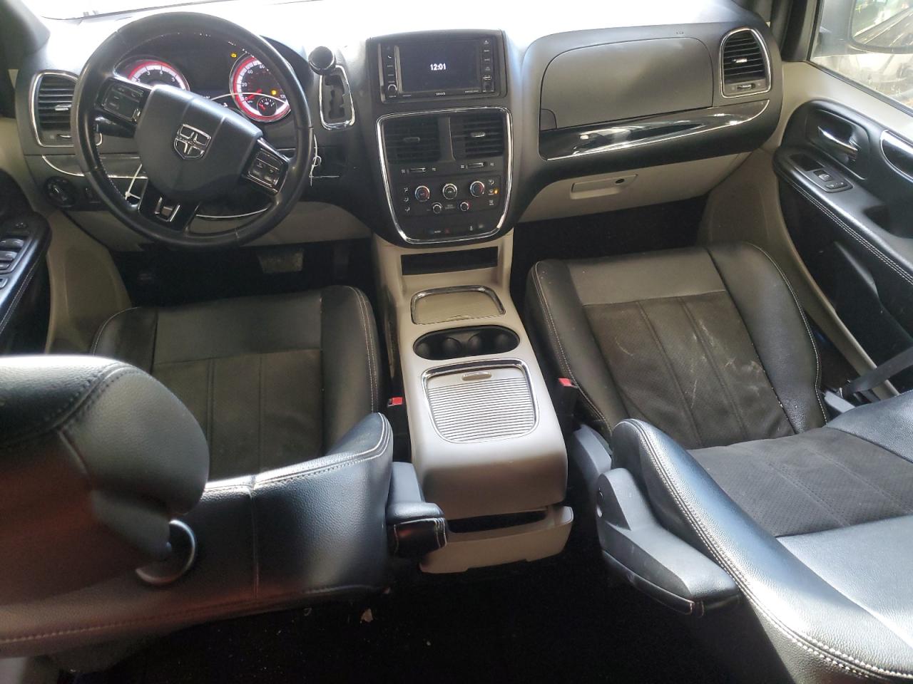 2020 Dodge Caravan - Image 8