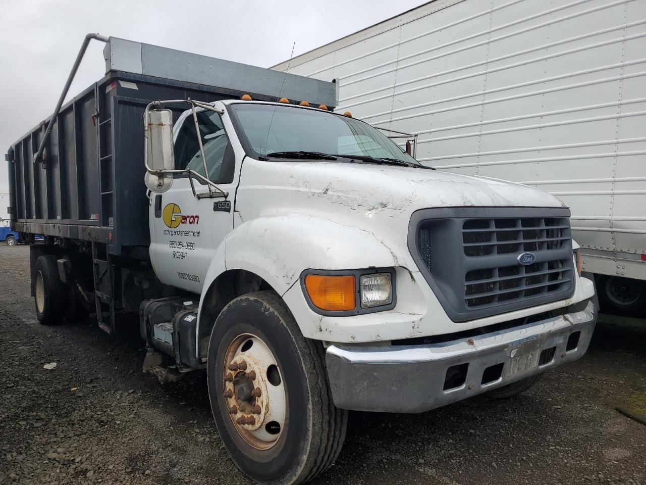 2001 Ford F650 Super Duty იყიდება Eugene-ში, OR - Vandalism