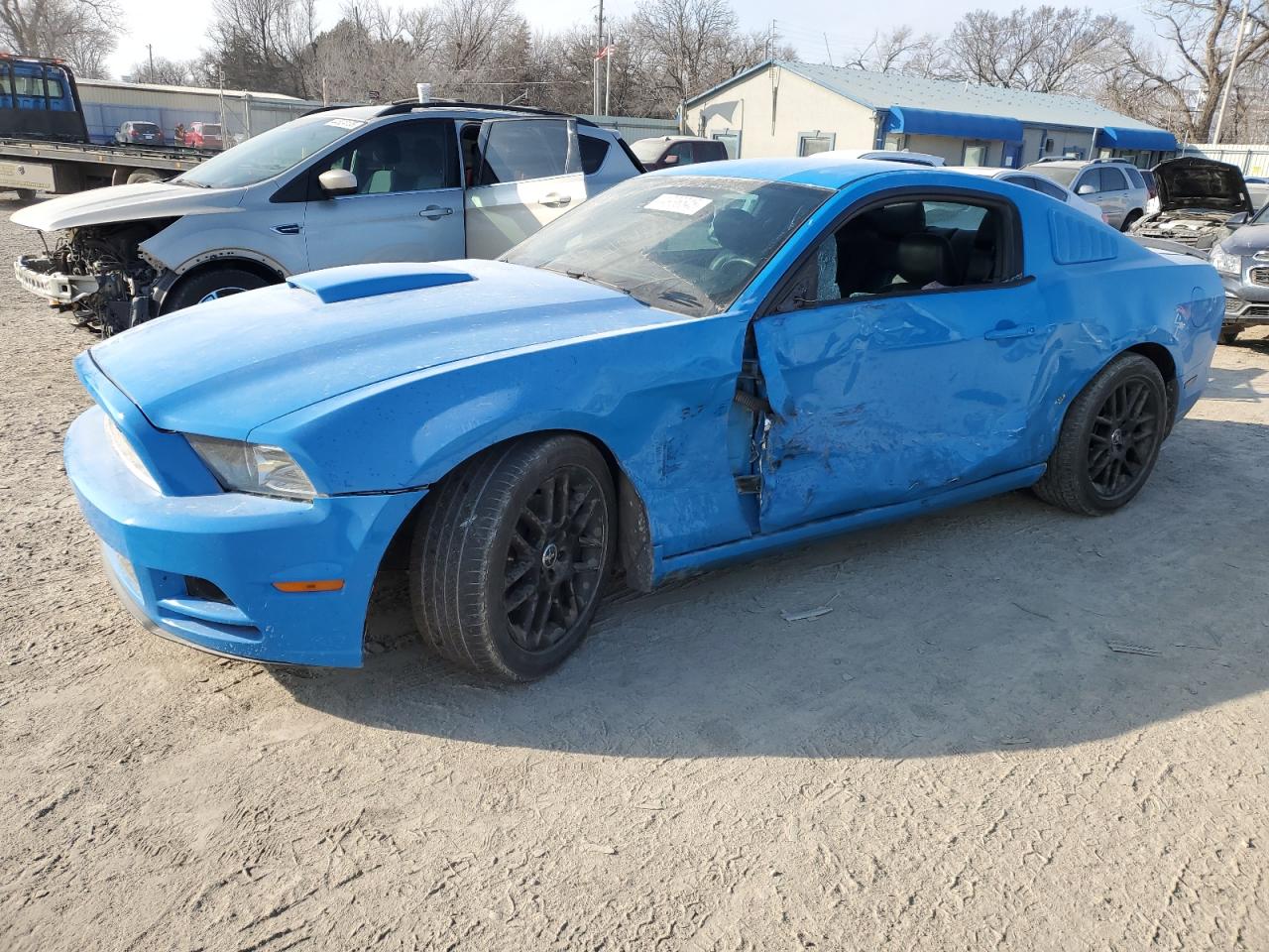 2014 Ford Mustang zu verkaufen in Wichita, KS - All Over