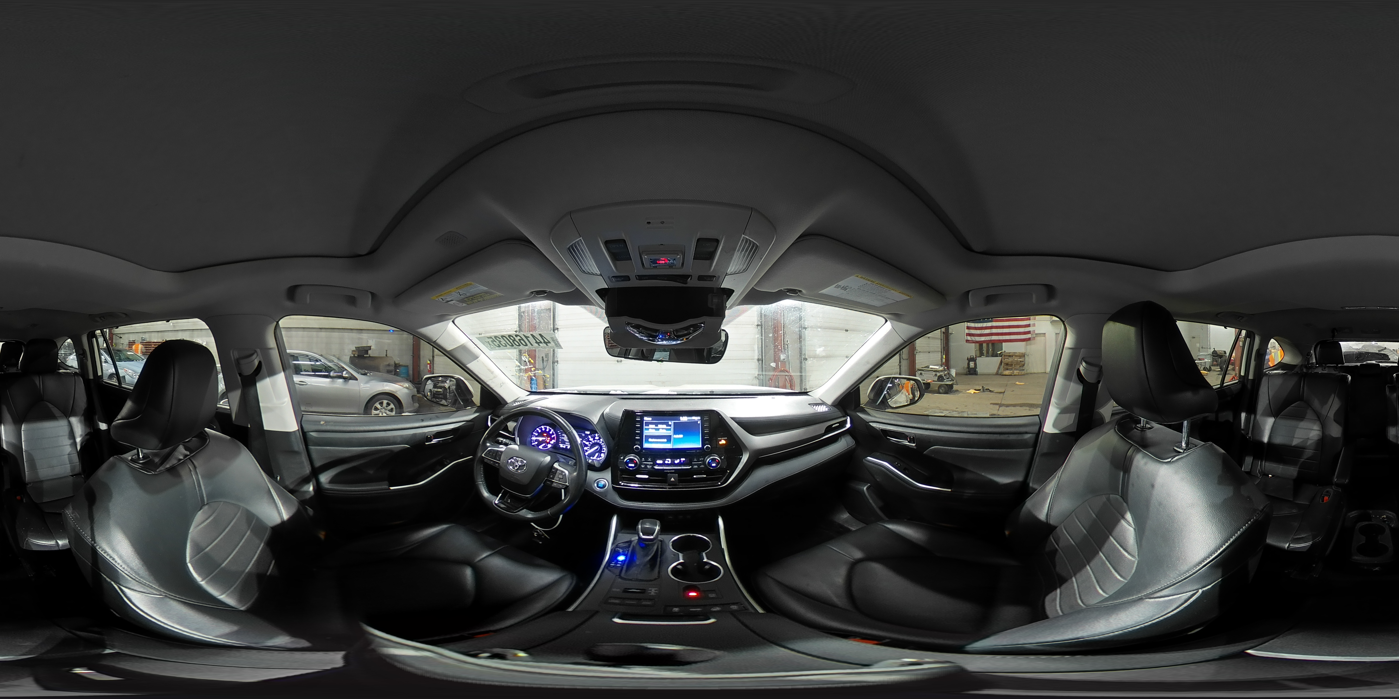 2021 Toyota Highlander - Image 16