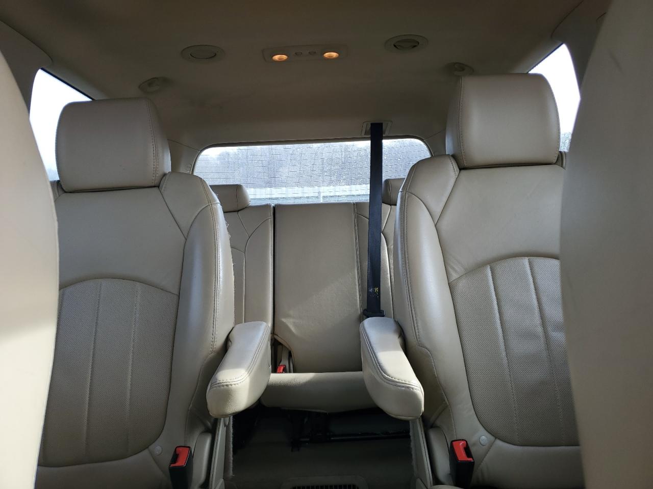 2011 GMC Acadia - Image 10