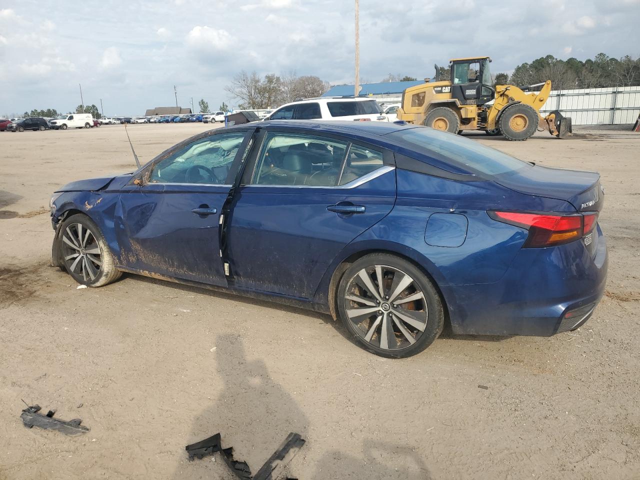 2021 Nissan Altima - Image 2