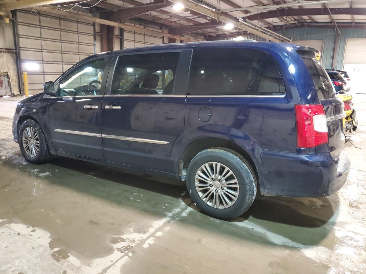 2013 Chrysler Town & Country - Image 2