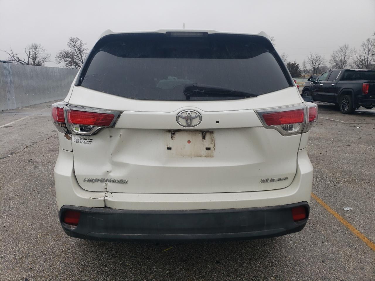 2016 Toyota Highlander - Image 6