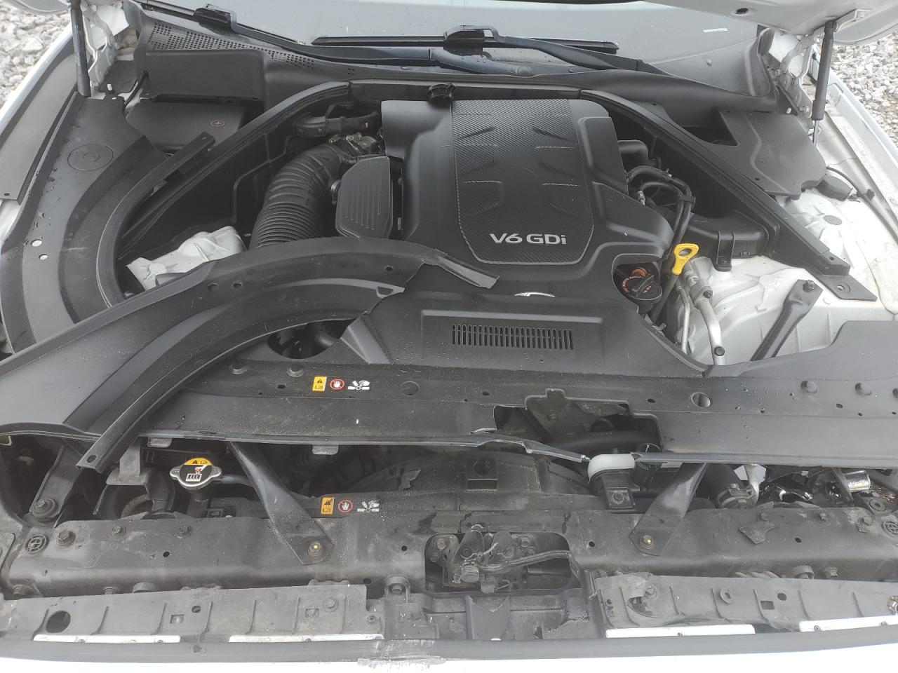 2015 Hyundai Genesis - Image 12