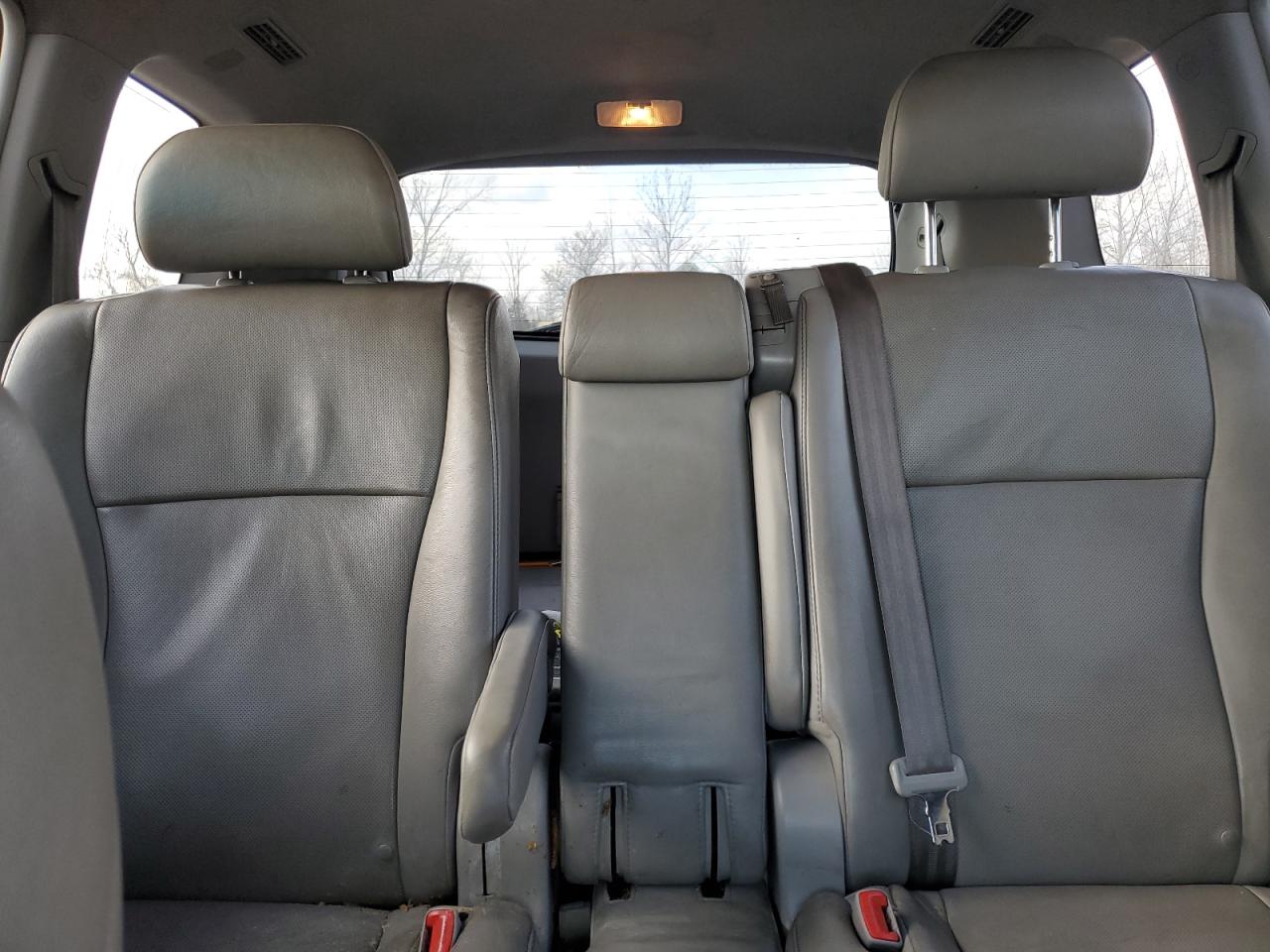 2013 Toyota Highlander - Image 10