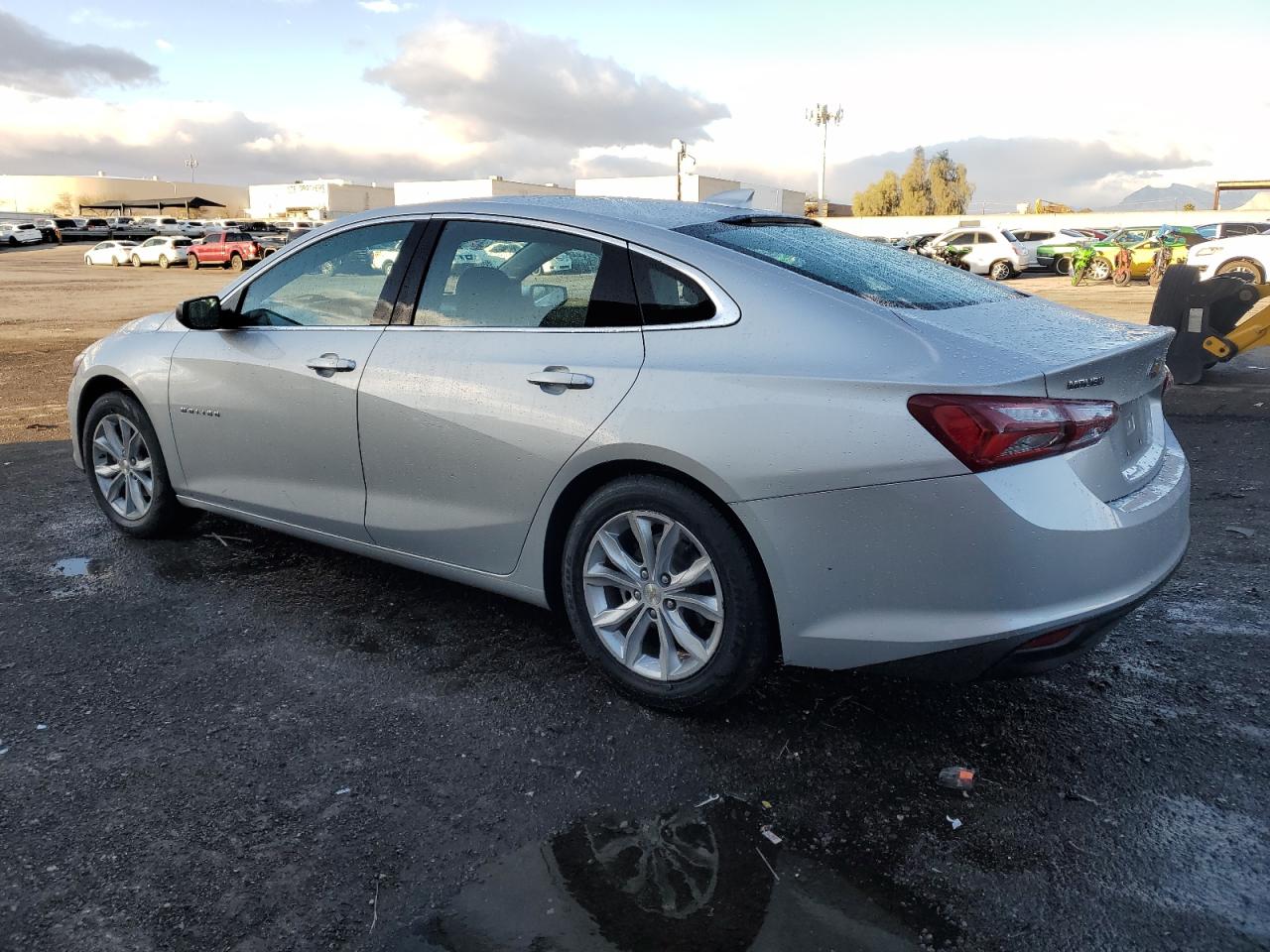 2022 Chevrolet Malibu - Image 2