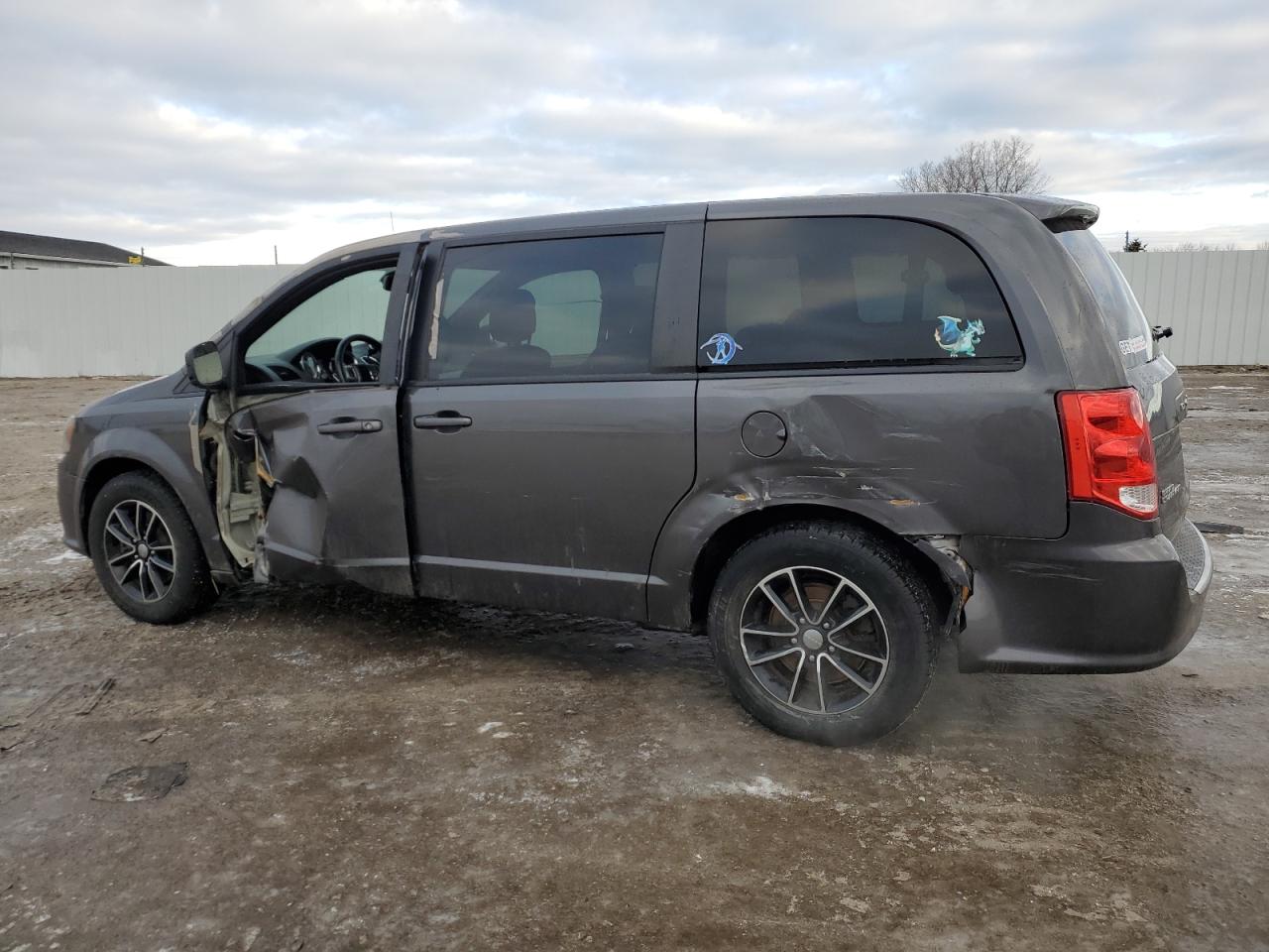 2019 Dodge Caravan - Image 2