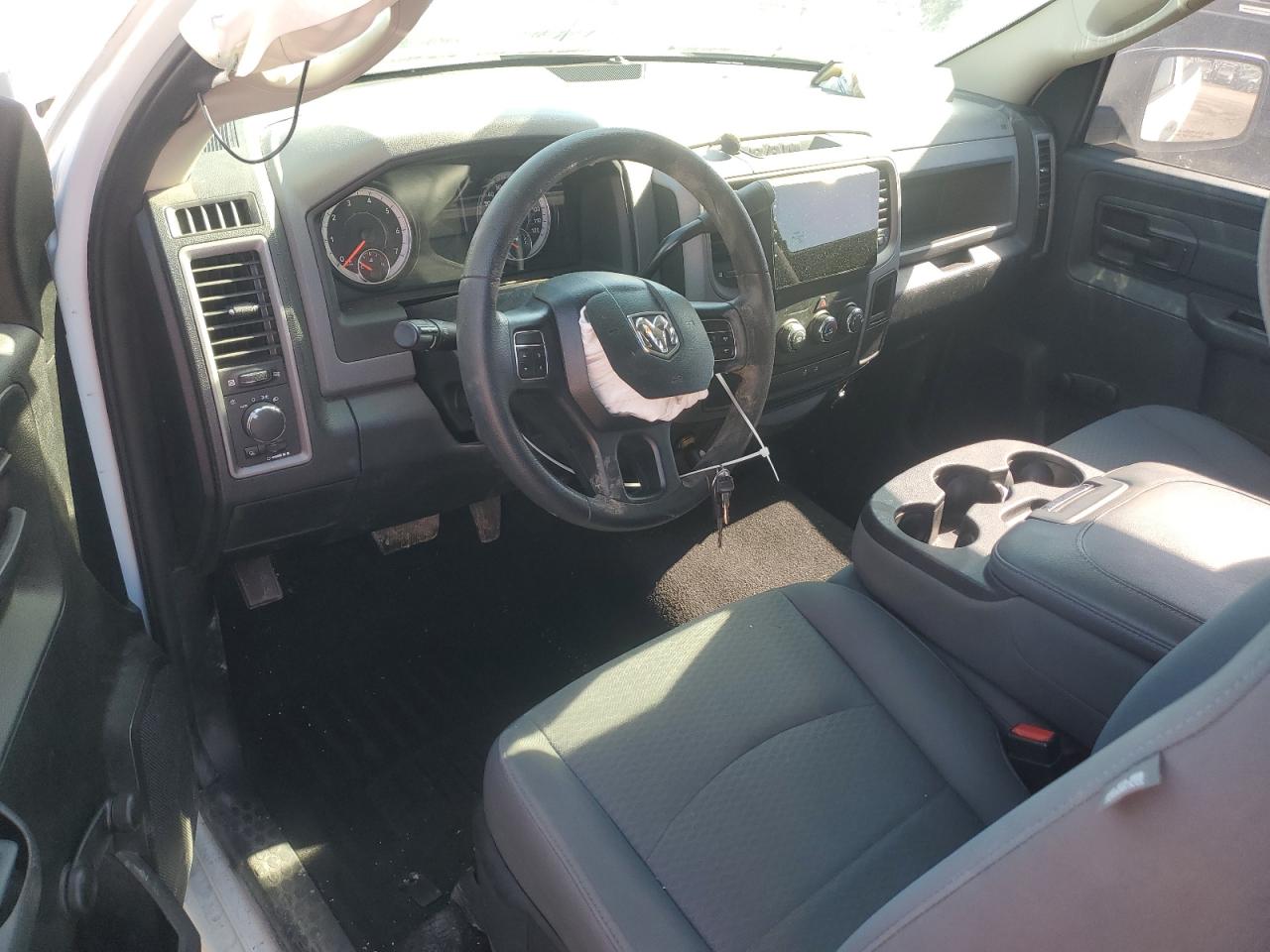 2016 RAM 1500 - Image 8