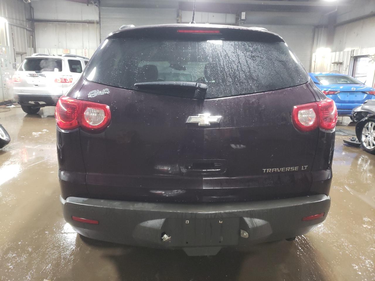2010 Chevrolet Traverse - Image 6