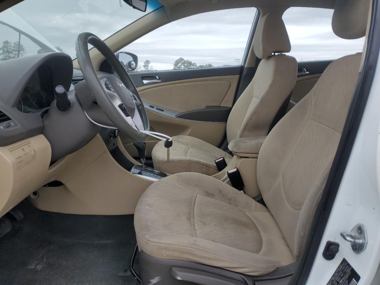2013 Hyundai Accent - Image 7