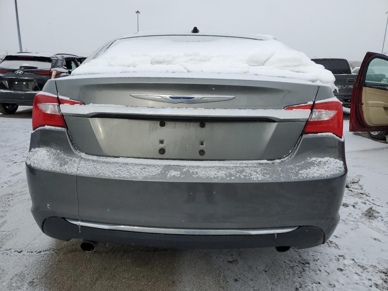 2013 Chrysler 200 - Image 6