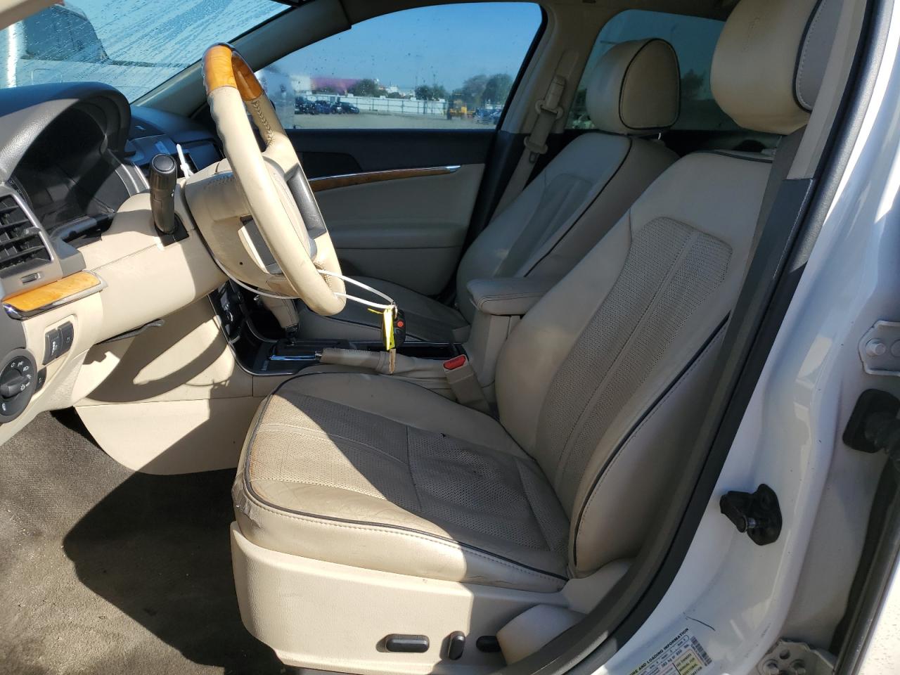 2012 Lincoln MKZ - Image 7