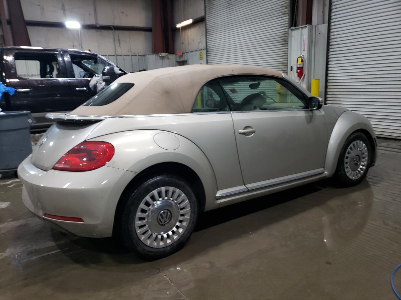 2015 Volkswagen Beetle - Image 3