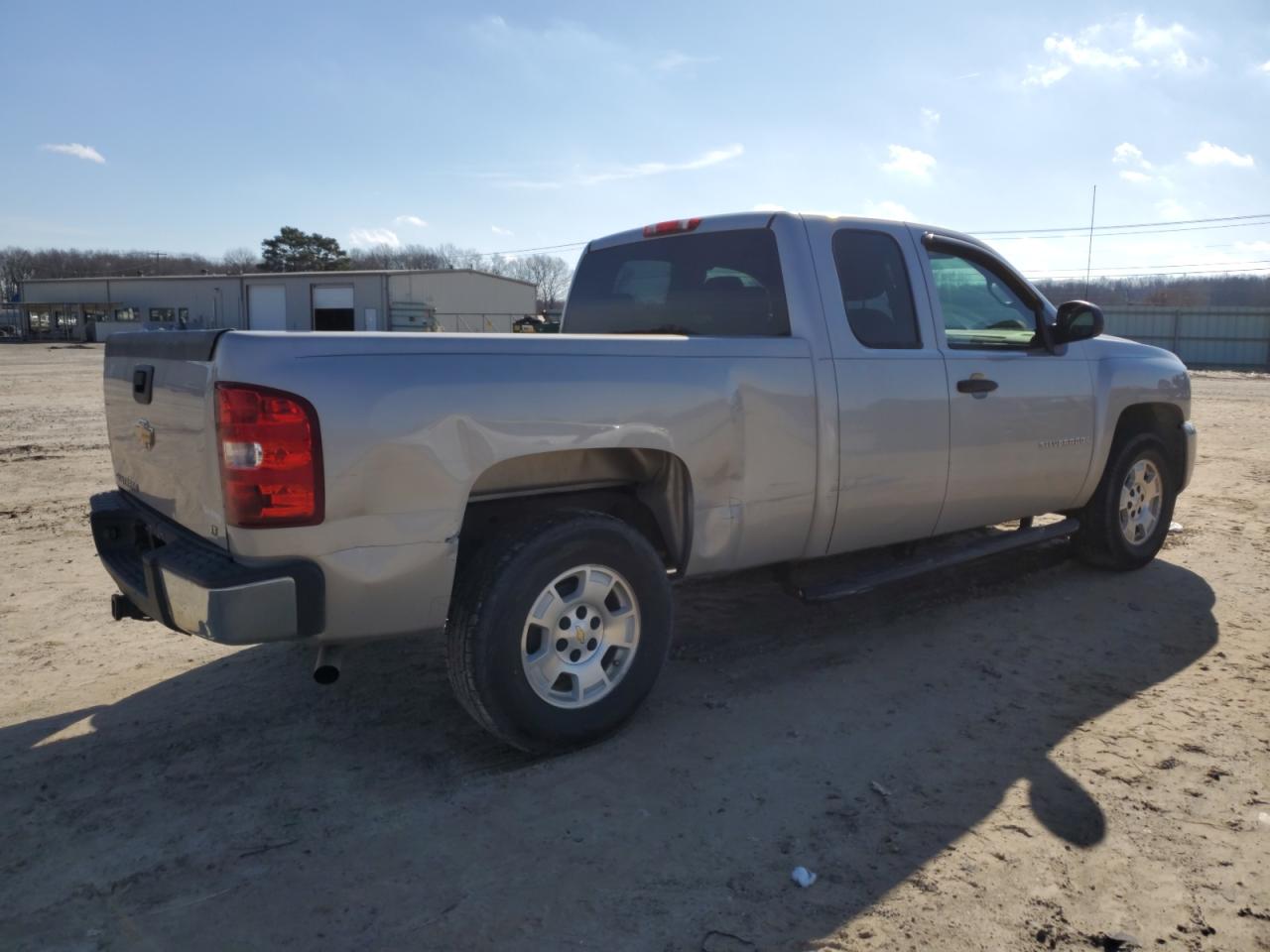 2007 Chevrolet Silverado - Image 3