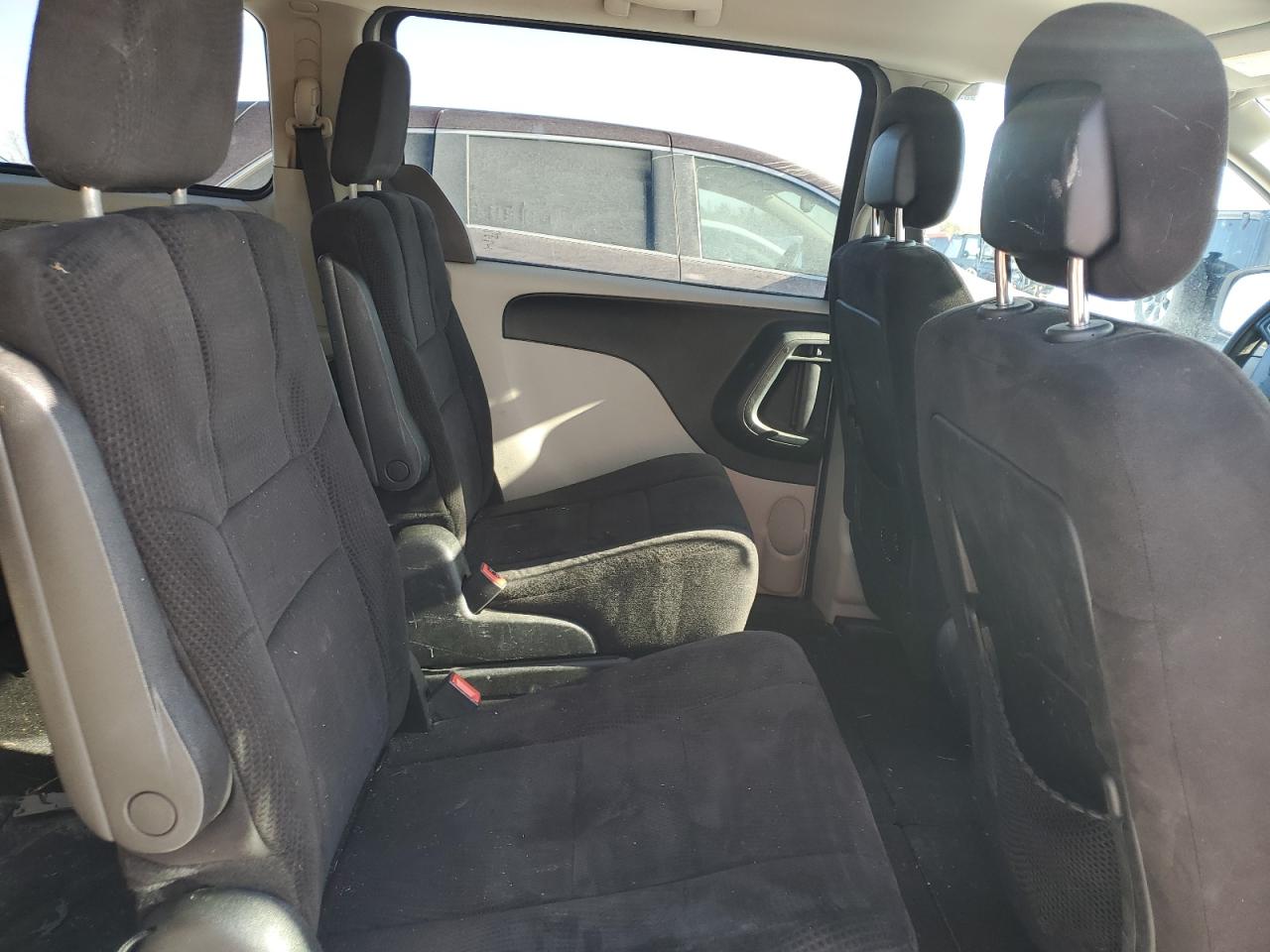 2013 Dodge Caravan - Image 11