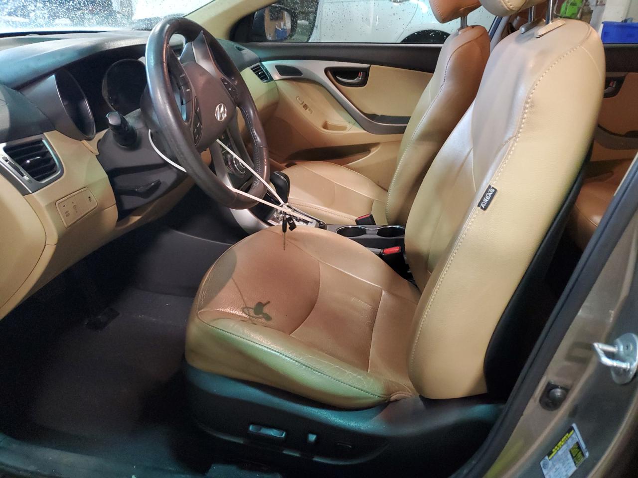 2013 Hyundai Elantra - Image 7