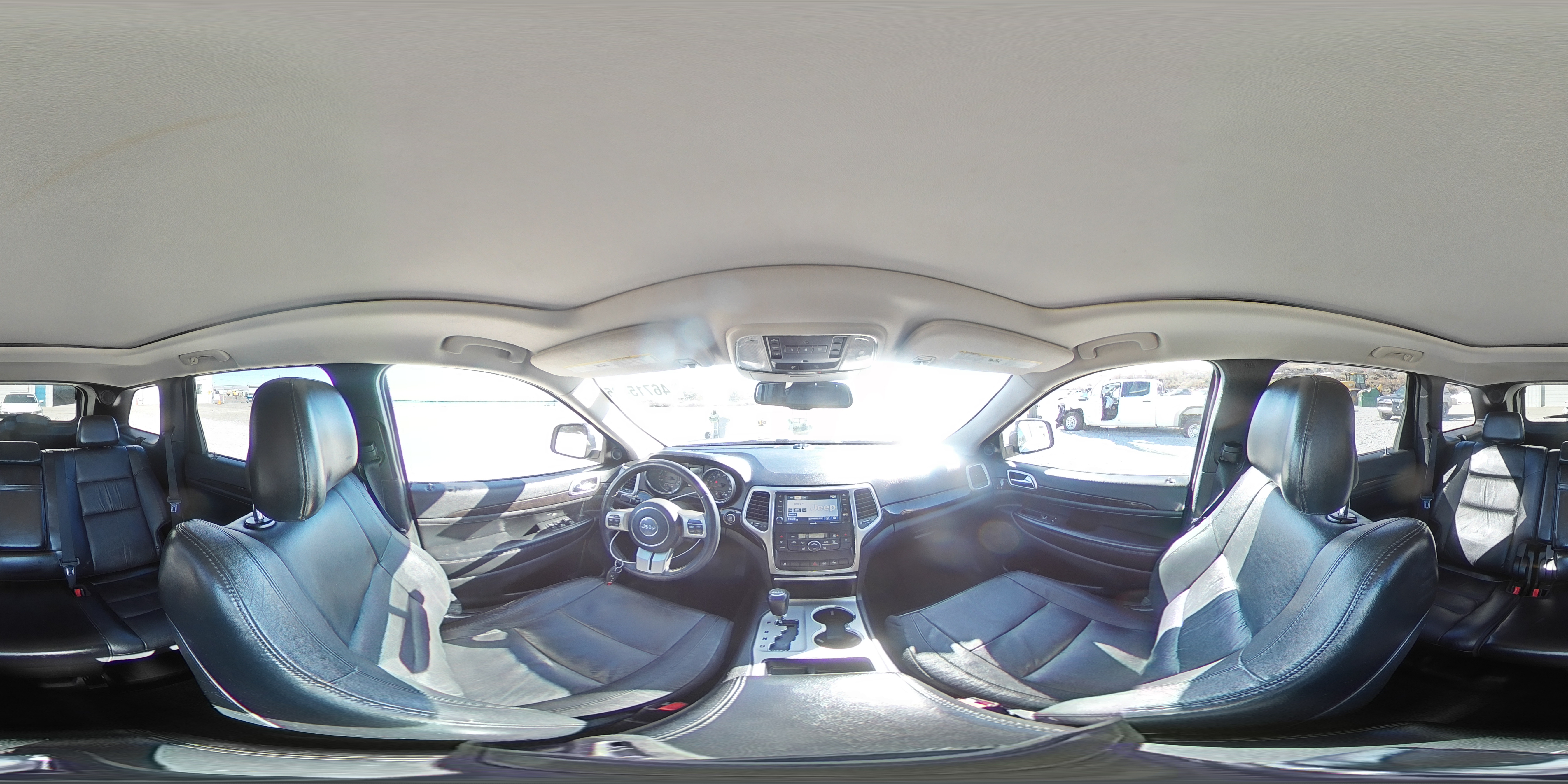2012 Jeep Grand Cherokee - Image 14