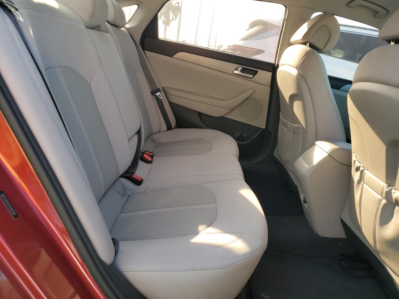 2015 Hyundai Sonata - Image 10