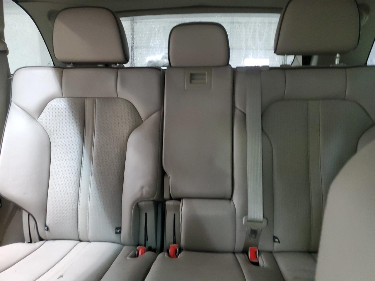 2011 Lincoln MKX - Image 10