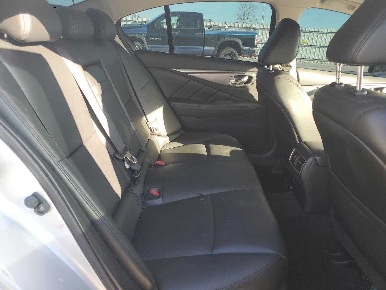 2016 Infiniti Q50 - Image 11