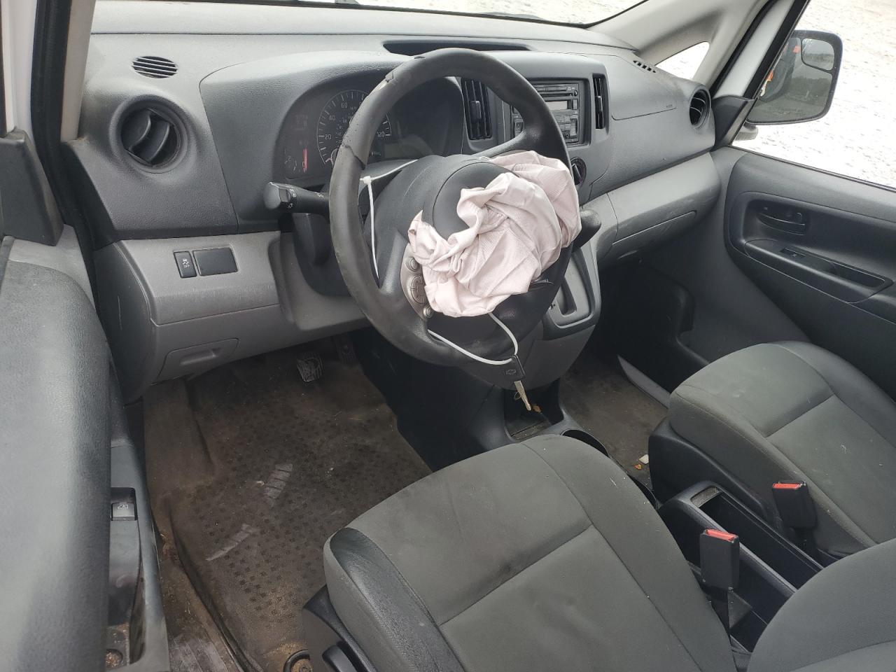 2015 Chevrolet Express - Image 8