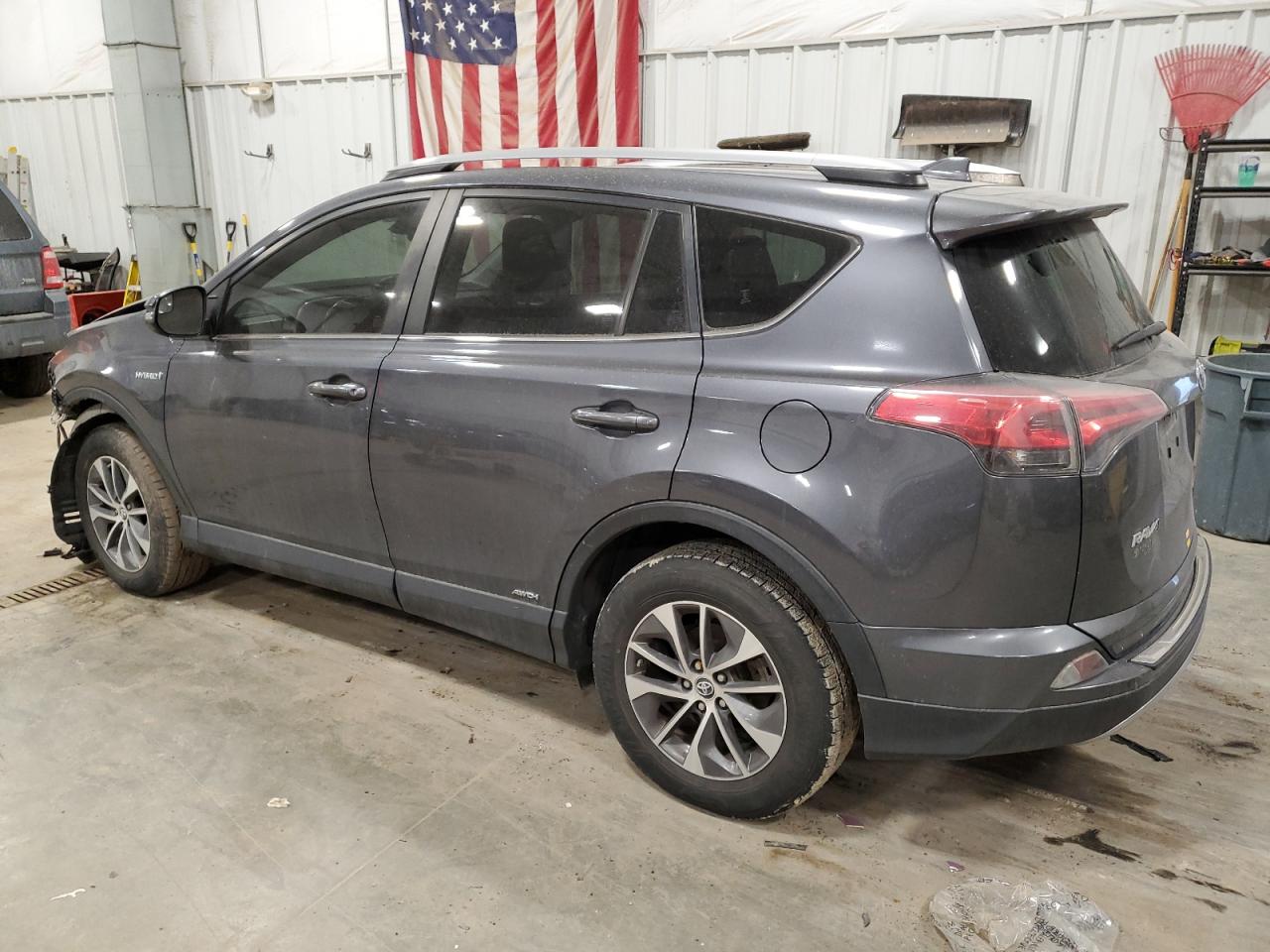 2017 Toyota RAV 4 - Image 2