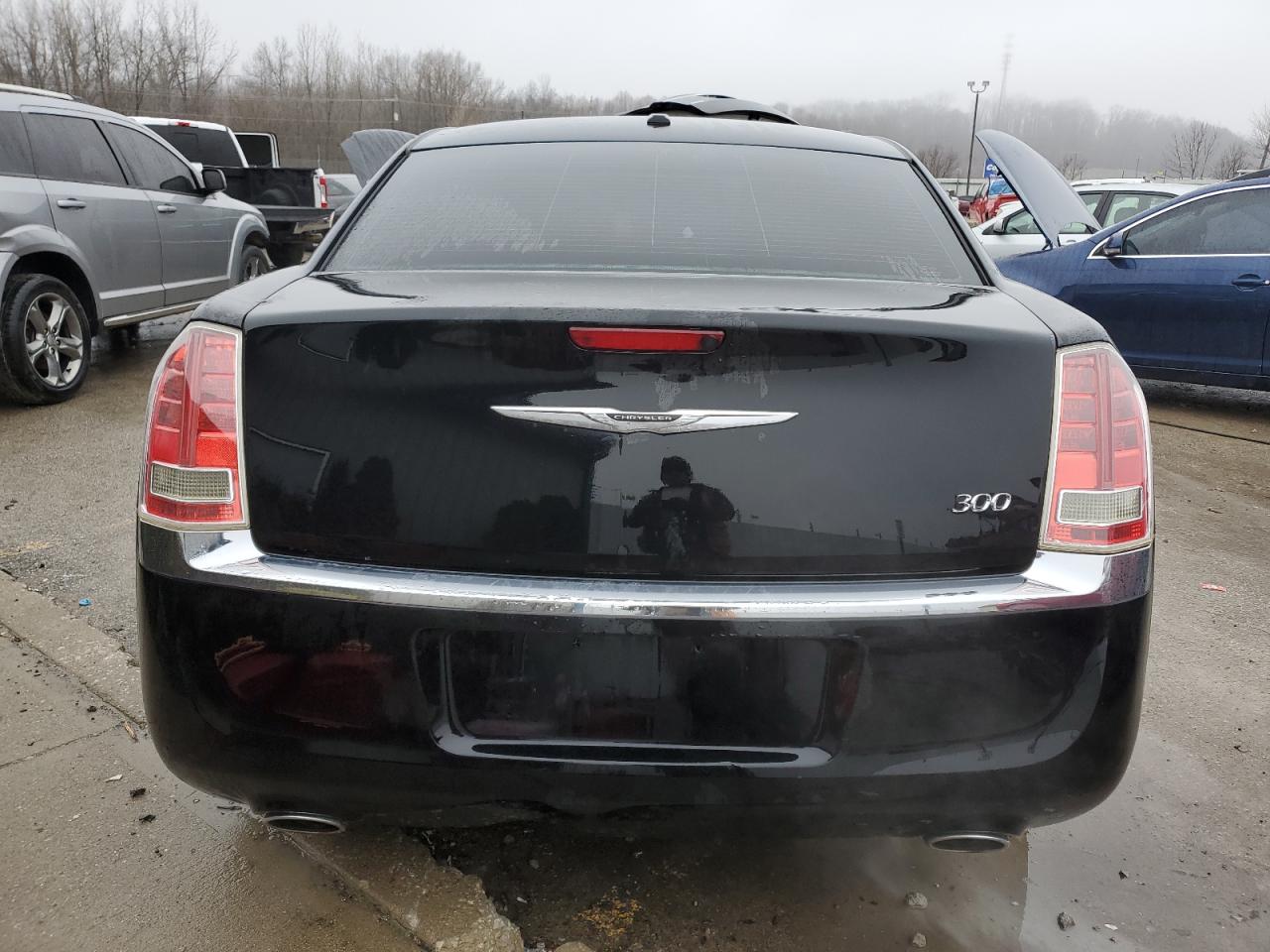2013 Chrysler 300 - Image 6