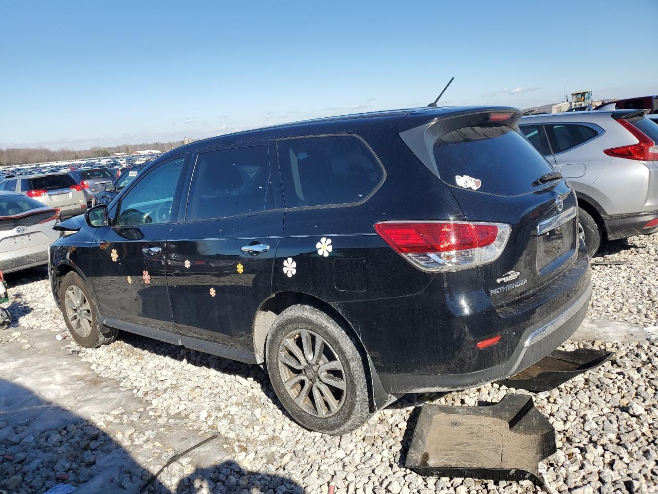 2014 Nissan Pathfinder - Image 2