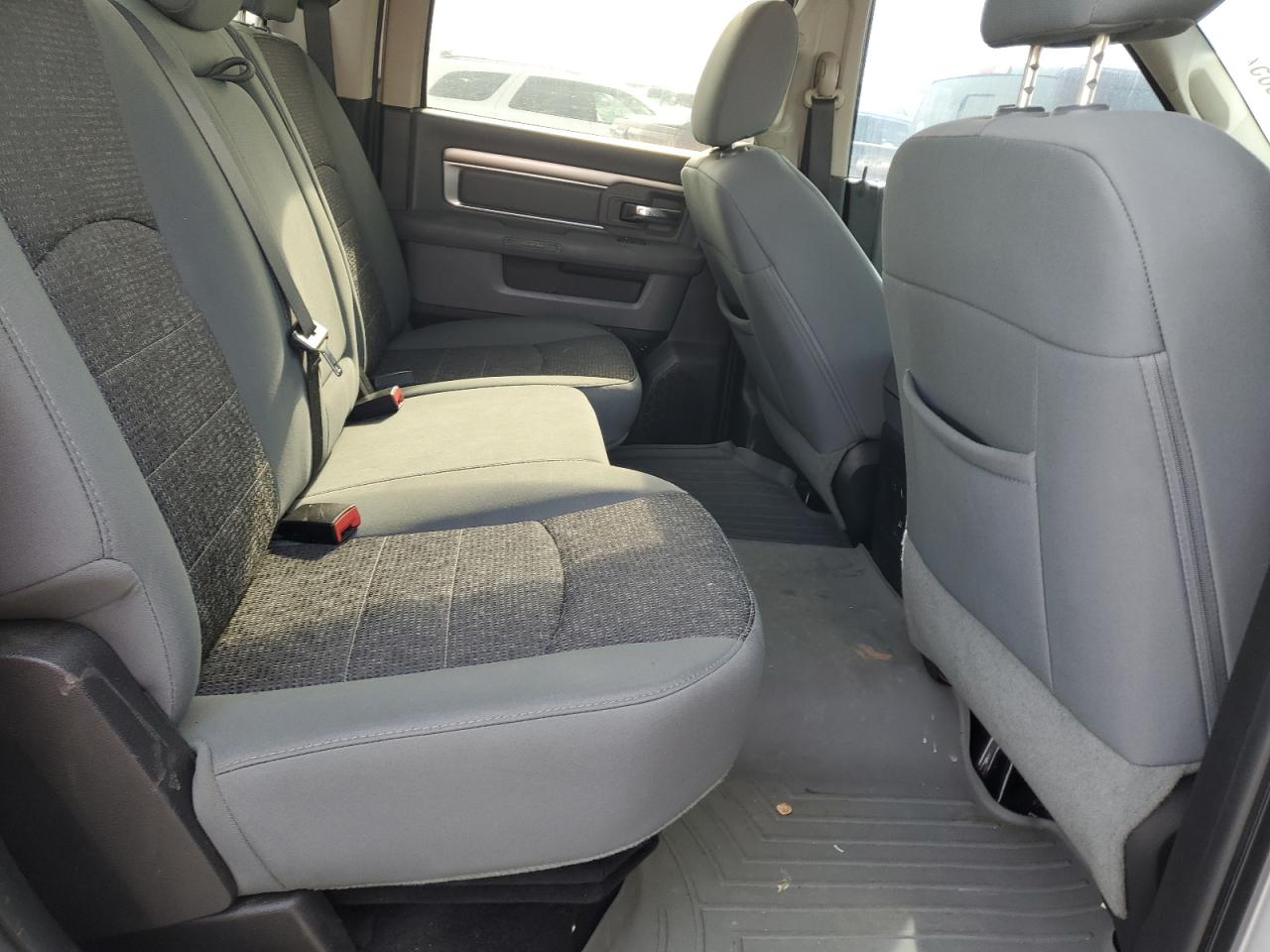 2016 RAM 1500 - Image 10