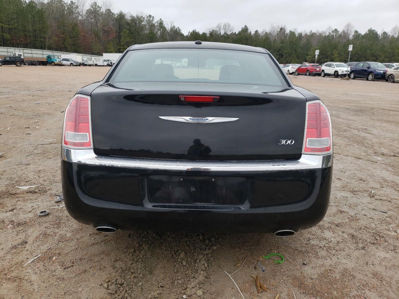 2012 Chrysler 300 - Image 6