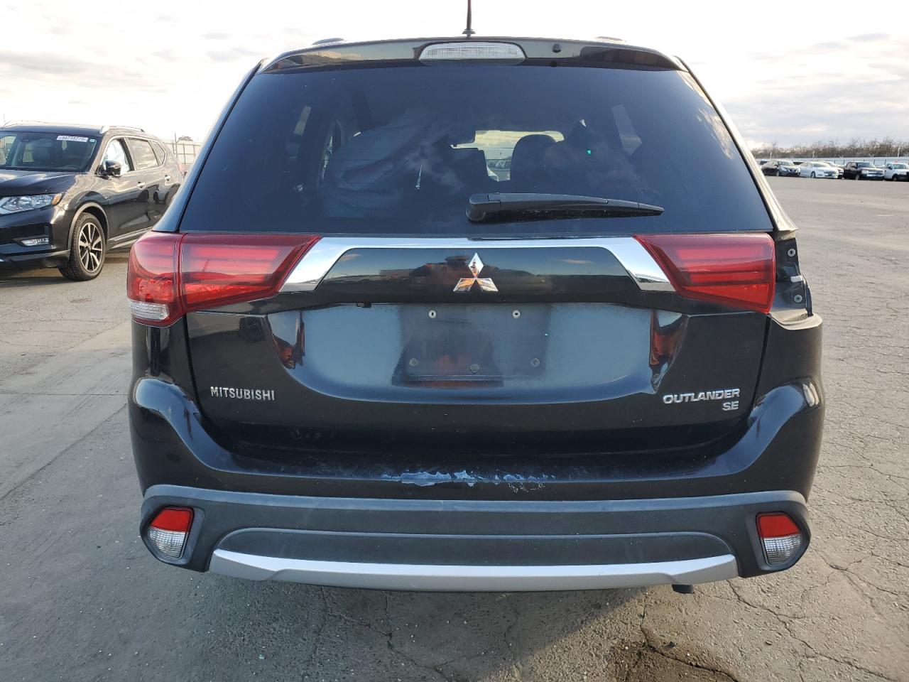 2016 Mitsubishi Outlander - Image 6