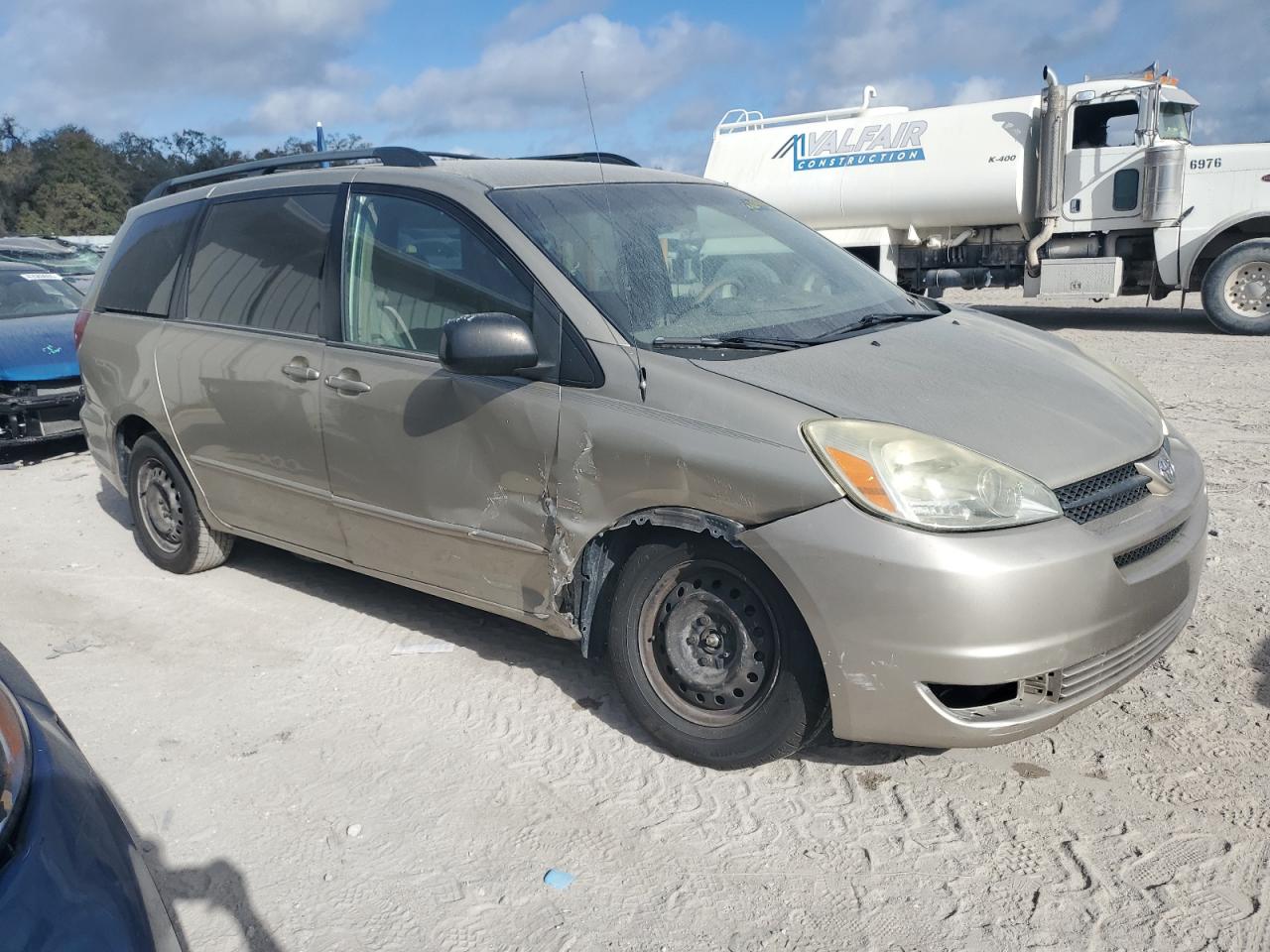2004 Toyota Sienna - Image 4