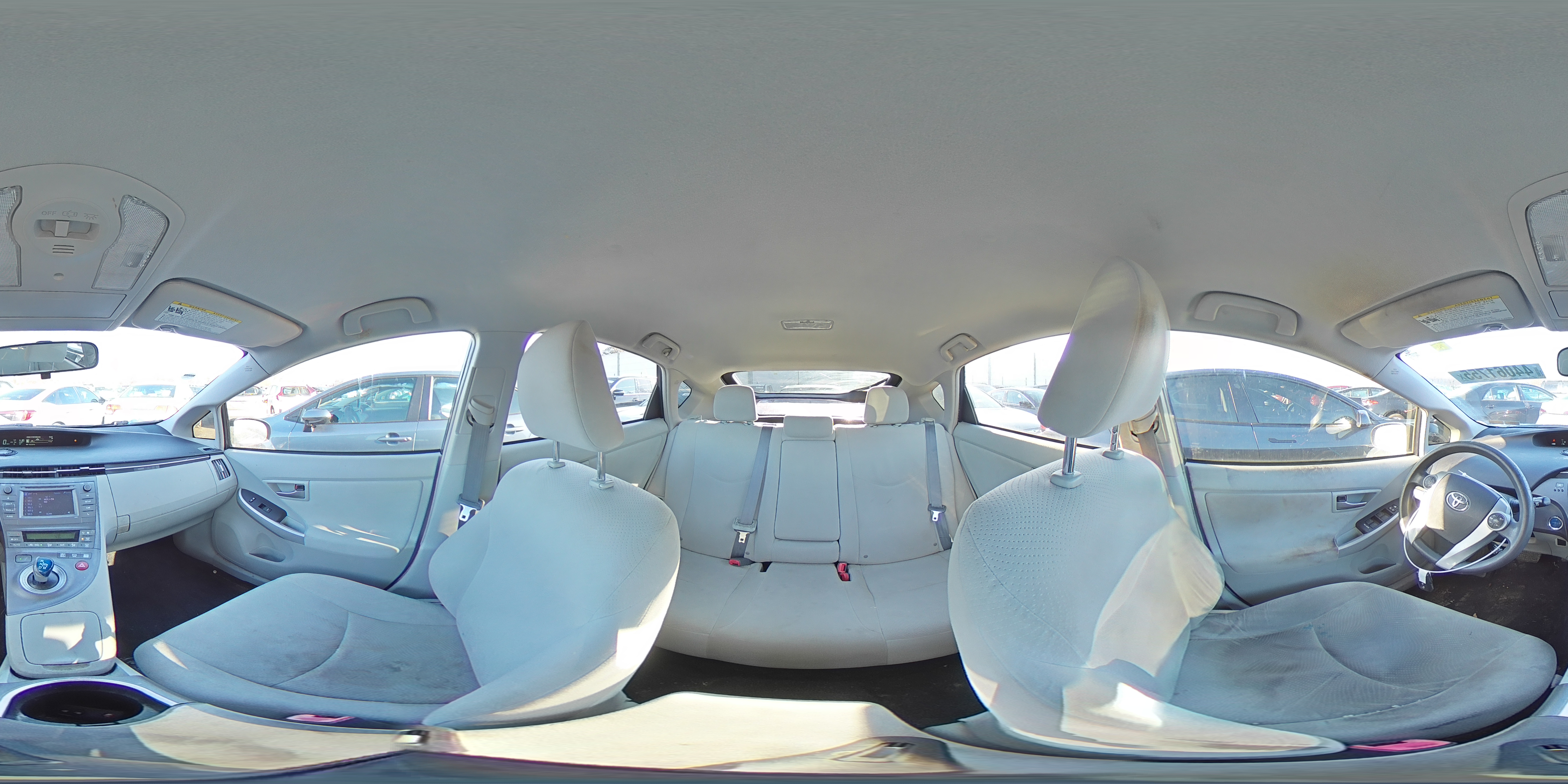 2012 Toyota Prius - Image 13