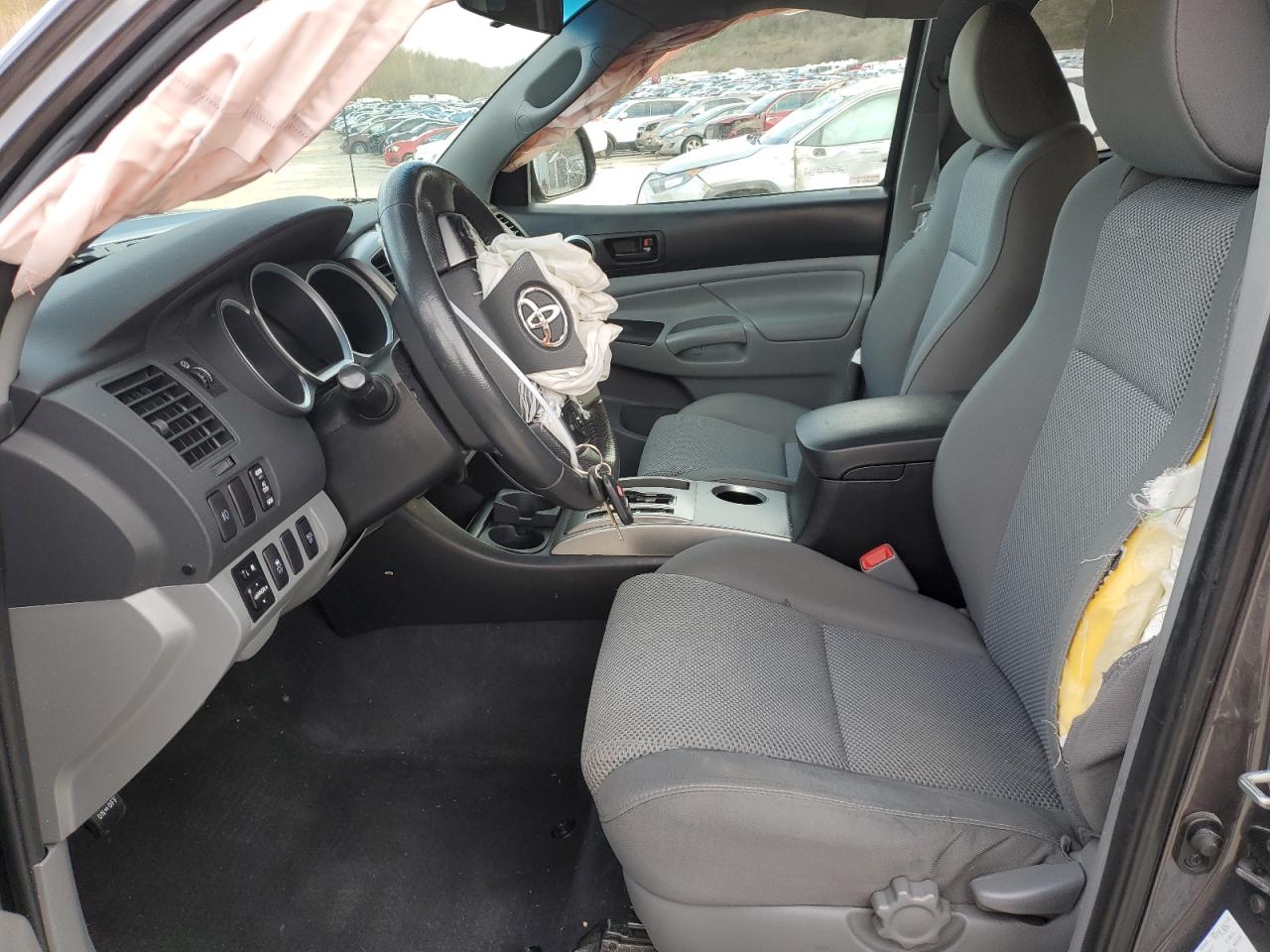 2015 Toyota Tacoma - Image 7