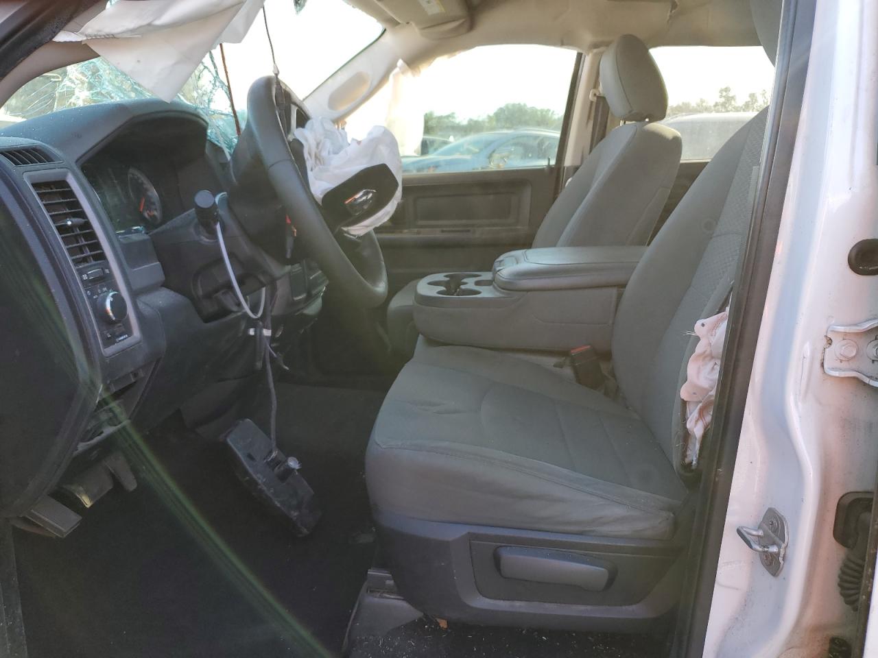 2015 RAM 1500 - Image 7