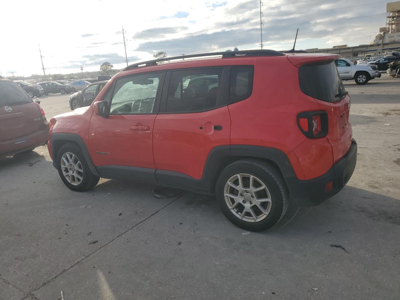 2019 Jeep Renegade - Image 2