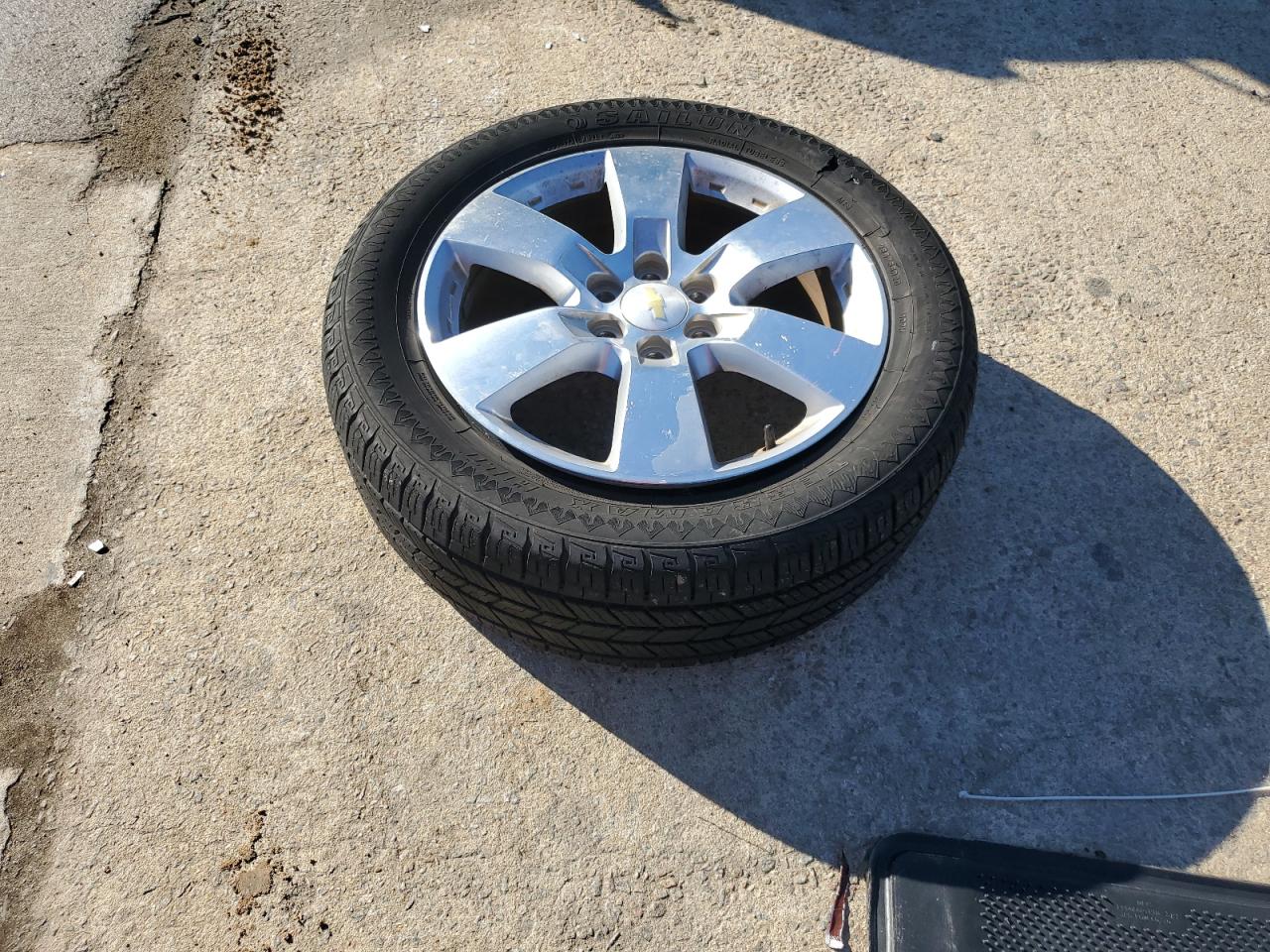 2010 Chevrolet Traverse - Image 15