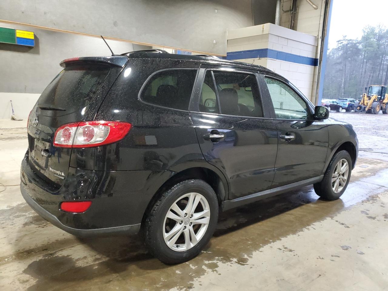 2010 Hyundai Santa Fe - Image 3