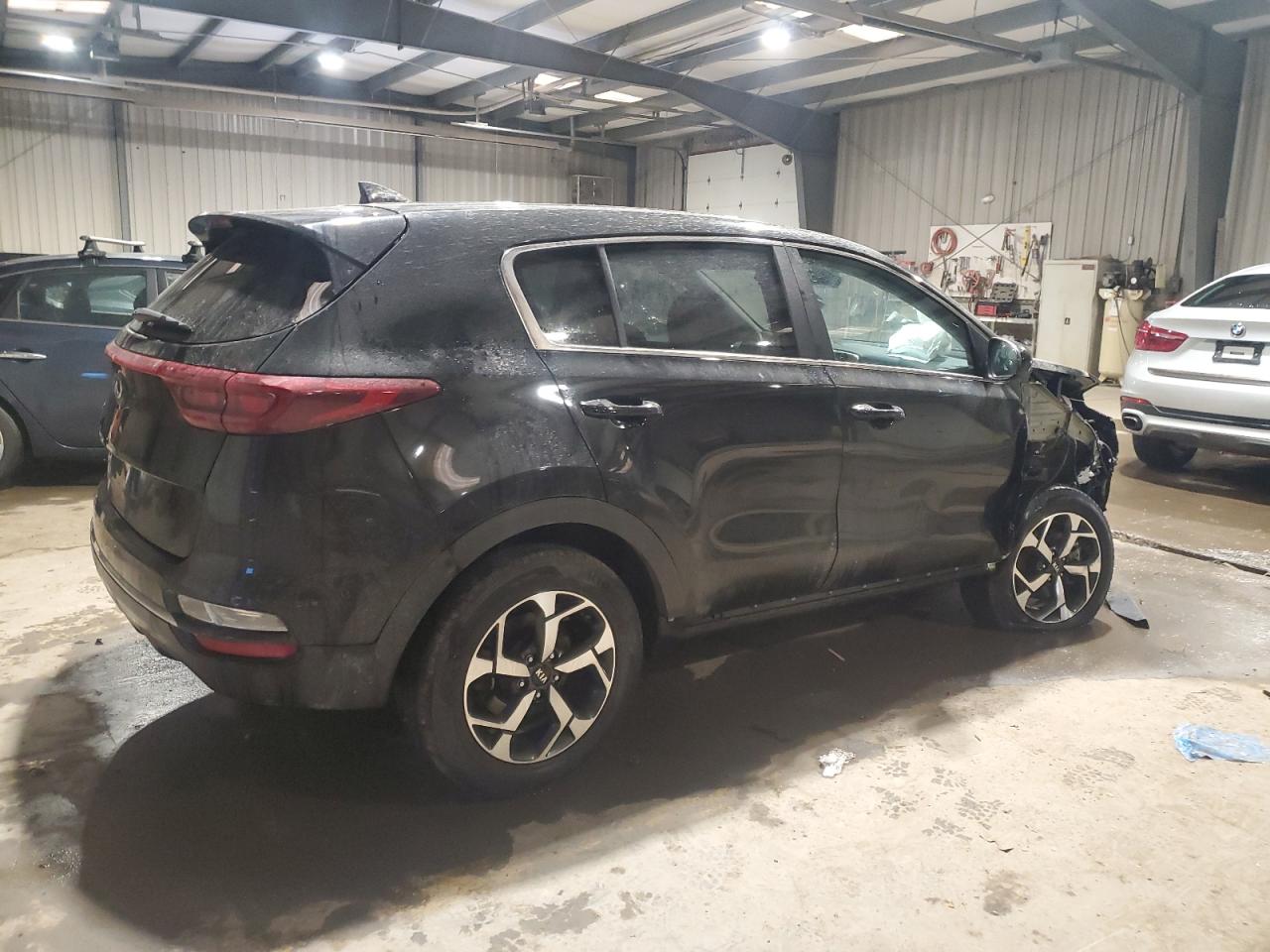 2022 Kia Sportage - Image 3