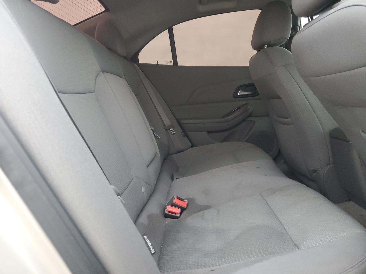 2016 Chevrolet Malibu - Image 10
