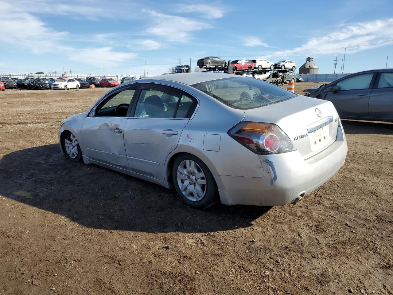 2011 Nissan Altima - Image 2