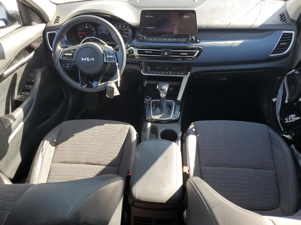 2022 Kia Seltos - Image 8