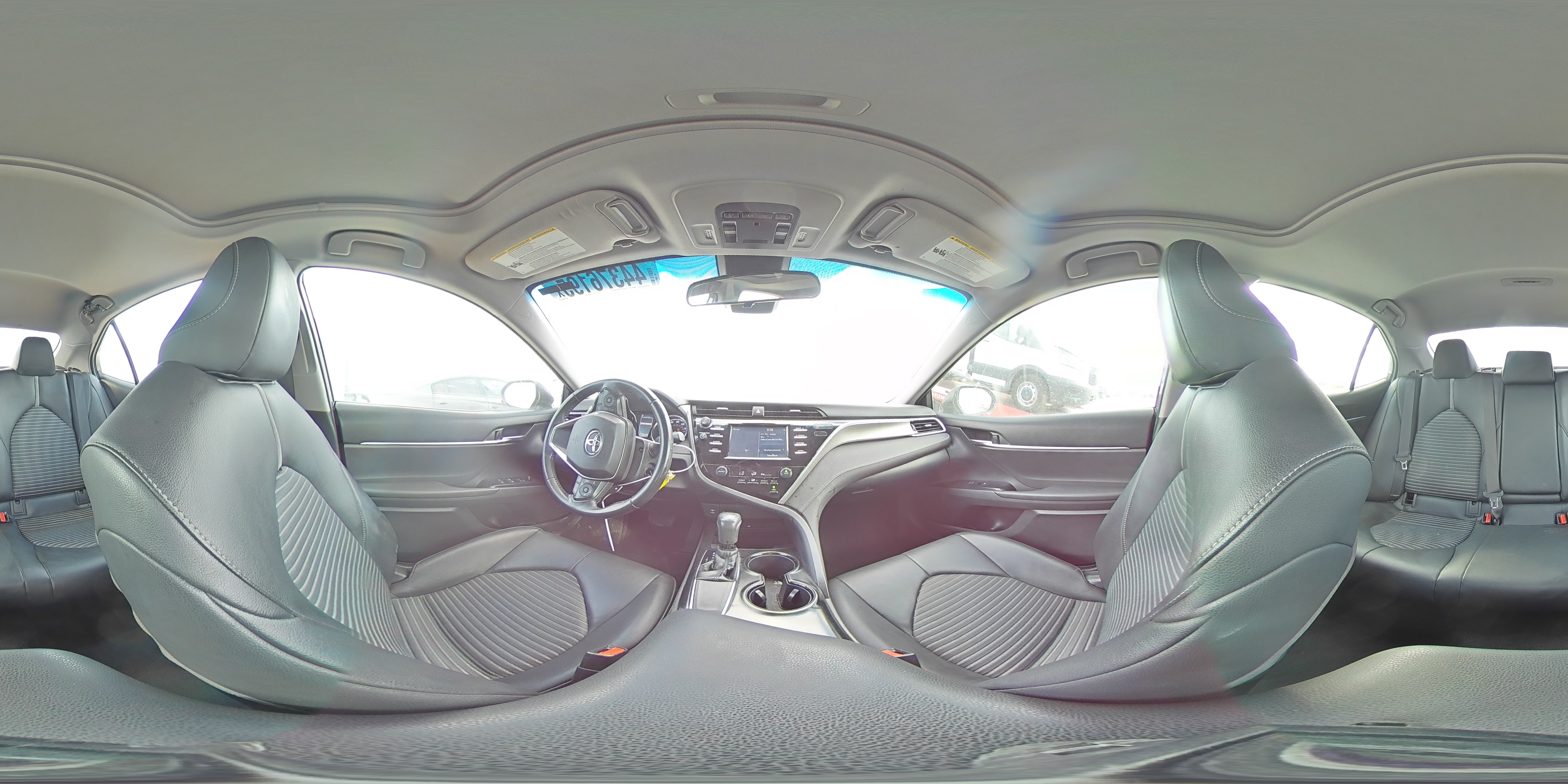 2018 Toyota Camry - Image 13