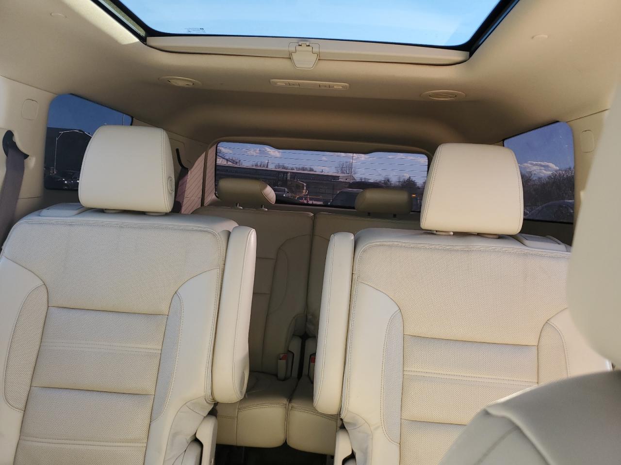 2017 GMC Acadia - Image 10