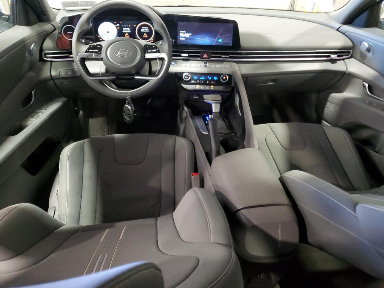2024 Hyundai Elantra - Image 8