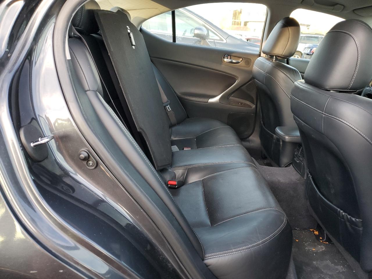 2009 Lexus IS - Image 10