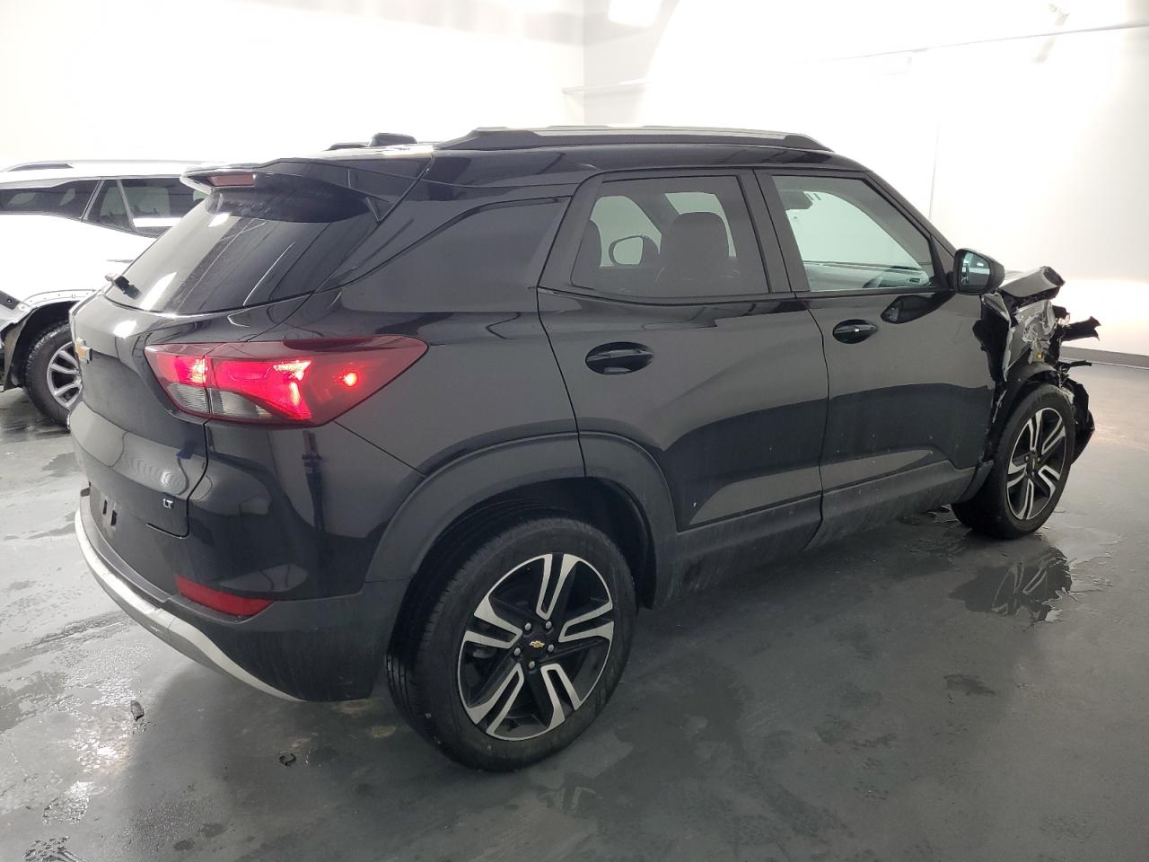 2023 Chevrolet TrailBlazer - Image 3