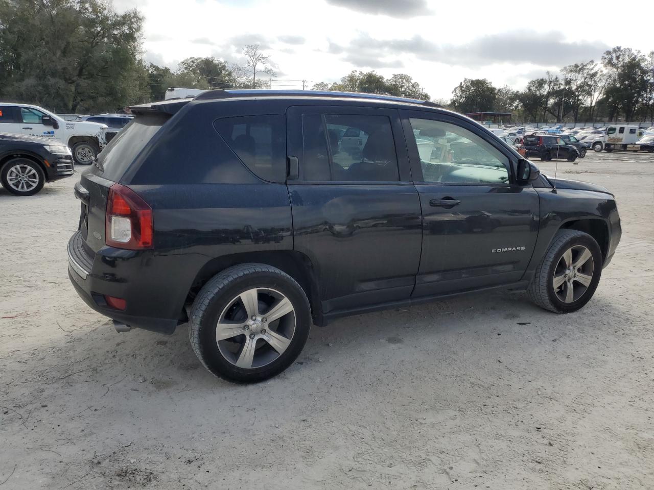 2016 Jeep Compass - Image 3